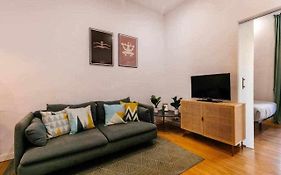 Cozy & Central Apartment